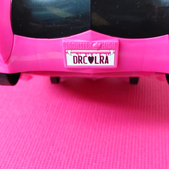 Monster High Sweet 1600 Draculauras Roadster - Picture 5 of 5